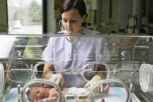 На спасение жизней недоношенных новорожденных нельзя жалеть ни сил, ни средств - Медведев