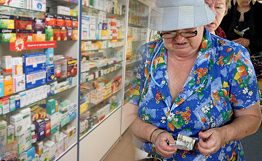 Минздрав счел преждевременным обсуждение продажи лекарств в магазинах