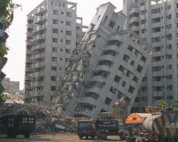 Число жертв землетрясения в Стране восходящего солнца превысило 14,9 тыс человек