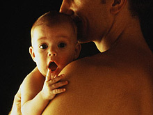Отцовство меняет мужчину к лучшему, доказало исследование