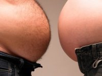 Излишний жир на животе увеличивает риск остеопороза у мужчин