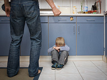 Физическое наказание в детстве приводит к развитию хронических недугов