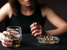 Сигареты и алкоголь &quв шнаградят&quбол раком поджелудочной железы, предупреждают медики