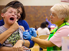Вакцина от гриппа ослабляет иммунитет малыша против других штаммов инфекции