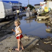 Минобороны РФ доставило в пострадавшие от наводнения районы Кубани более 2 тыс. кроватей и 3 тыс. спальных мешков