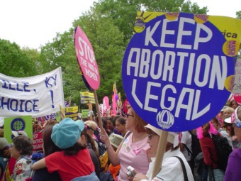Международные организации призвали Госдуму прекратить борьбу с абортами