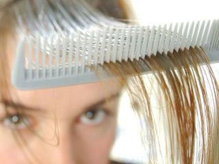 Какова основная причина появления седых волос