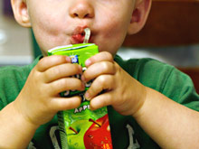 Токсины в упаковках снижают активность иммунитета у детей