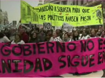 Тысячи испанских медиков вышли на митинг против приватизации больниц