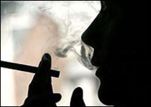 Запрет на курение заставляет больше курить дома