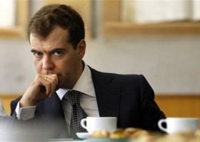 Медведев подписал постановление о &qu???черном списке&qu??? сайтов