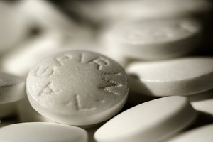 Прием аспирина снижает риск меланомы у женщин