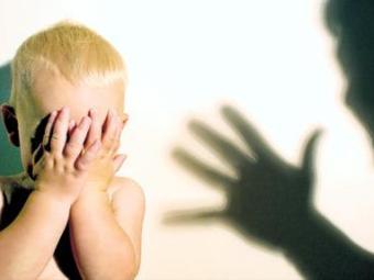Риск депрессии у юных людей связали с жестоким обращением в детстве