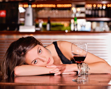 Замужние женщины пьют больше алкоголя - ученые