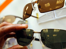 Дешевенькие солнечные очки могут привести к ухудшению зрения и головным болям
