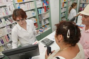 Росздравнадзор наказал 920 аптек, завысивших цены на лекарства 