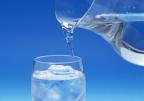 Для неплохого настроения нужно пить не меньше восьми стаканов воды в день 