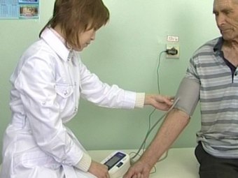 Устроившимся на работу в Кыштыме юным врачам выплатят по 50 тысяч рублей