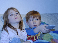 Запретив глядеть телевизор, вы не сделаете ребенка более активным, говорят эксперты