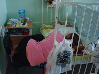 Родителям предоставят койко-место и питание при нахождении с ребенком в поликлинике