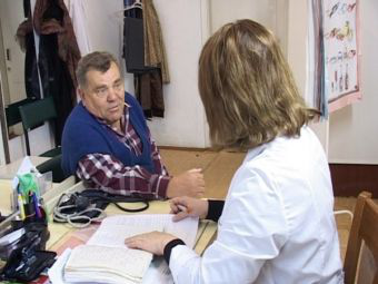 Профессионализмом врачей в поликлиниках остались довольны 29 процентов россиян