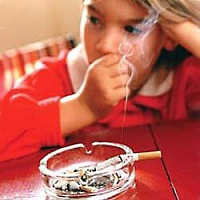 Пассивное курение сильно снижает иммунитет детей