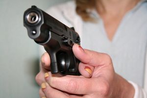 Английские медики будут сообщать полиции о психических болезнях владельцев оружия 