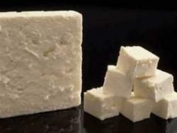 Греческий сыр предотвращает расстройство желудка