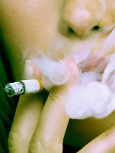 Pfizer объявил результаты опроса курильщиков 