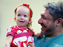Необычный имплантат подарил глухой от рождения девочке слух