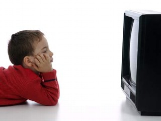 Дети, которые смотрят слишком много телевидения, чаще становятся преступниками