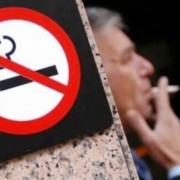Онищенко выступает за полный запрет курения