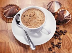 Кофе снимает хроническую боль у офисных работников