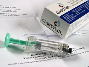 Казахстанские парламентарии выступили против вакцинации от рака шейки матки