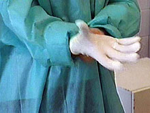 Исследователи вернут британским врачам привычные халаты