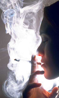 Женская смертность от заболеваний, спровоцированных курением, стала выше