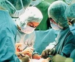 Британского кардиолога обвинили в проведении ненужных манипуляций из честолюбия 