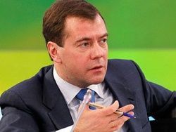 Медведев: нужна система помощи новорожденным