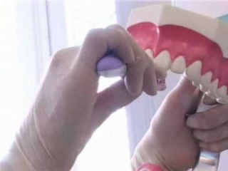 Как следует чистить зубы?