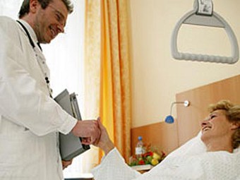 Среднюю заработную плату врачей столичных частных клиник оценили в 50 тысяч рублей