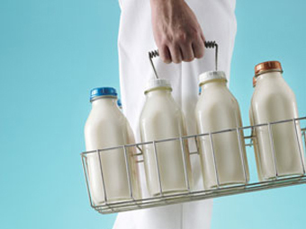 В Индонезии появилась служба доставки материнского молока