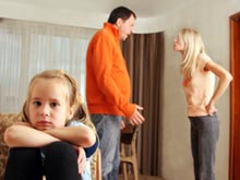 Психологи признали развод родителей неопасным для ребенка
