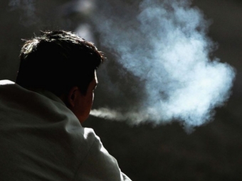 Работникам американской больницы запретили пахнуть табачным дымом
