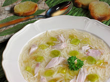 Домашний суп с курицей позволяет побороть простудную инфекцию