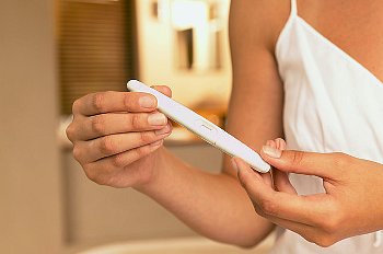 Признаки беременности до менструаций