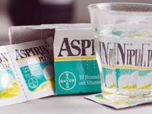 Аспирин способствует заболеванию глаз, доказали неврологи