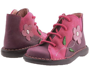 Какую обувь выбрать, чтобы не навредить стопе ребенка?