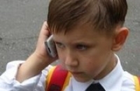 Онищенко считает, что в первый класс ребенок должен взять сотовый телефон