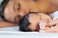 Сон с родителями увеличивает риск внезапной смерти младенцев в пять раз