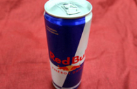 Китай нашел в энергетиках Red Bull запрещенные вещества